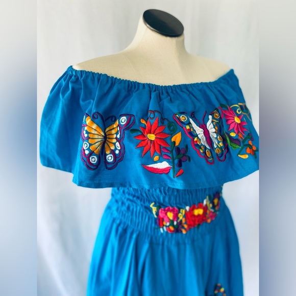 Turquoise Mexican embroidery dress - Picture 5 of 10